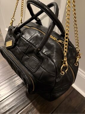 EUC Badgley Mischka Black Leather Quilted Satchel with Gold Chain Leather strap
